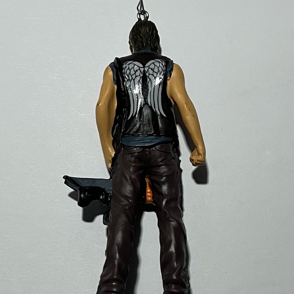2014 Hallmark Keepsake The Walking Dead AMC Daryl Dixon Ornament - Picture 2 of 3